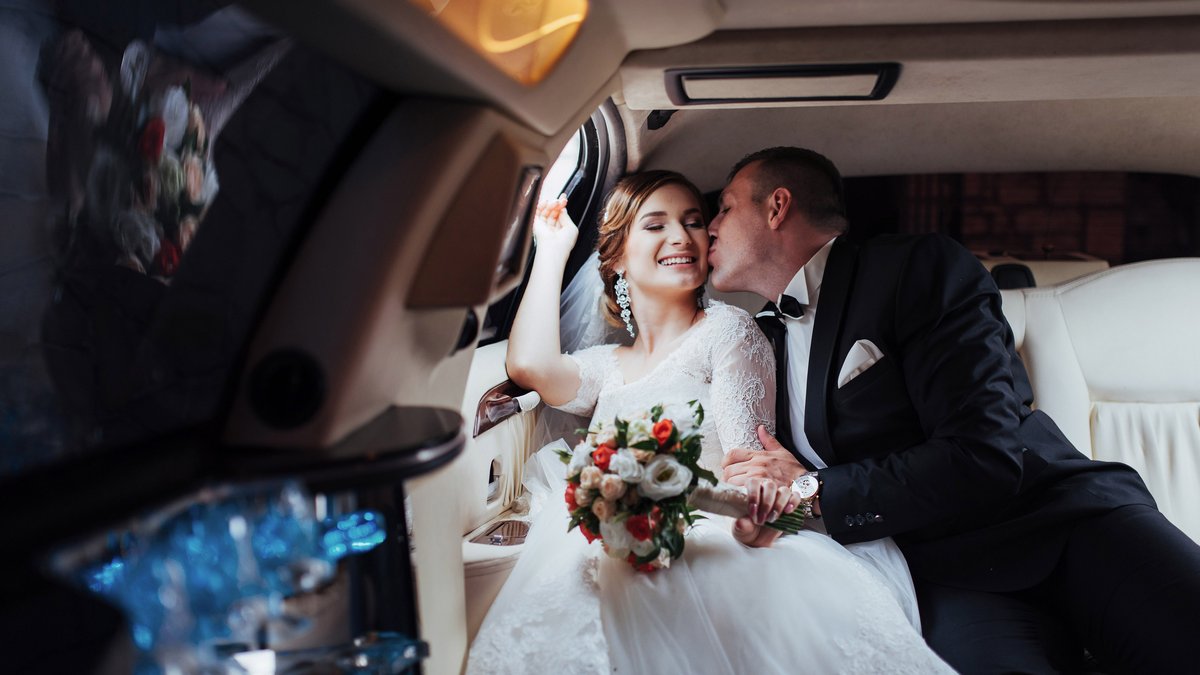 Anniversary Celebrations: Making Every Milestone Special with a Limousine