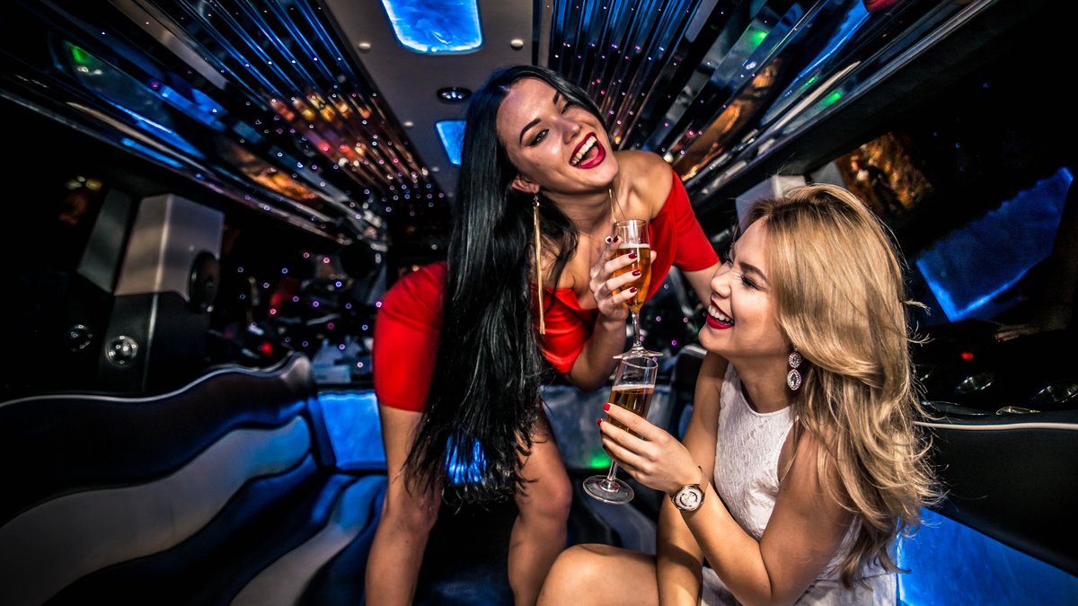 Limousine Services for Quinceaneras and Sweet Sixteen Parties